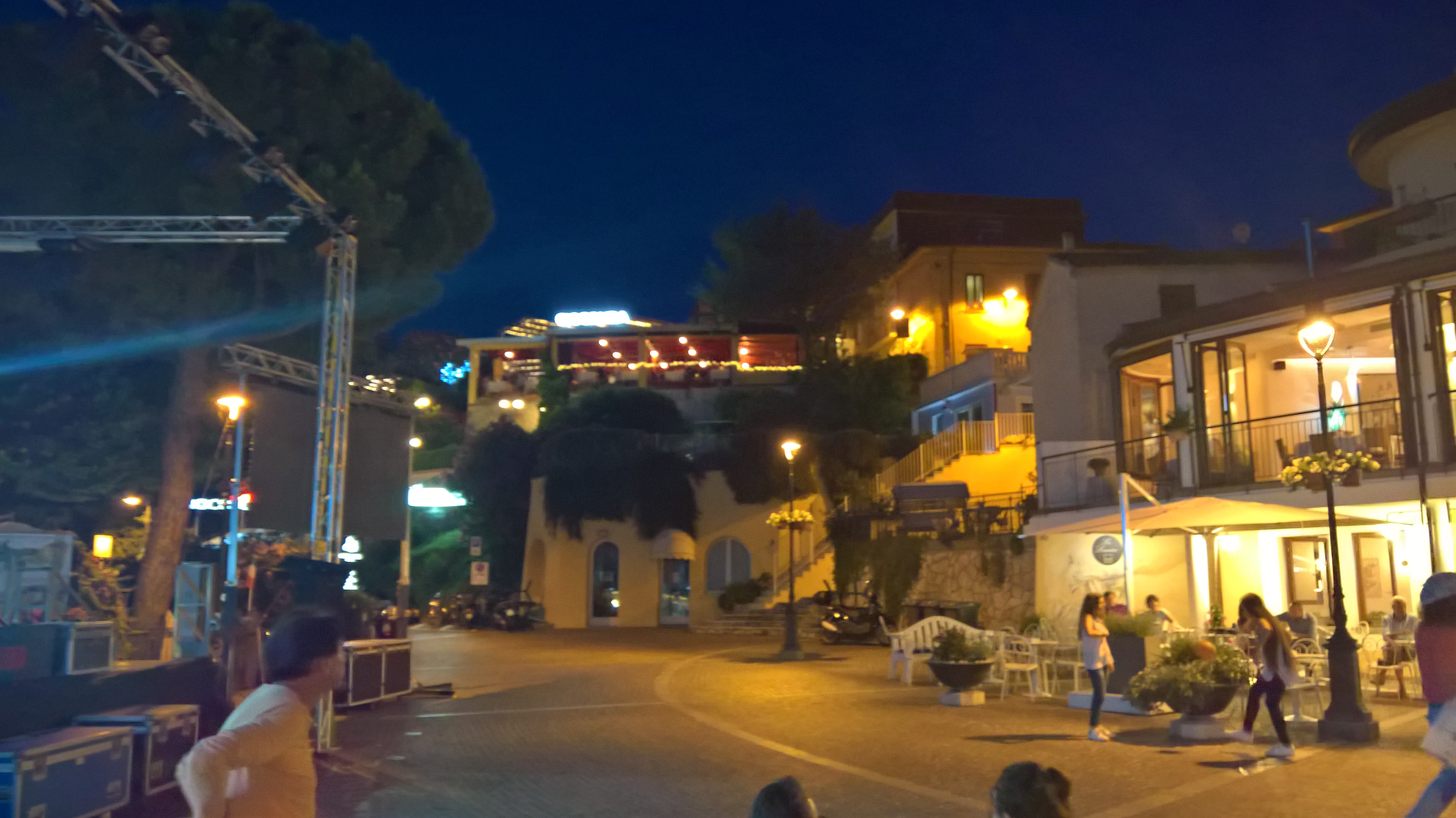 WP 20170615 21 41 34 Rich